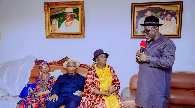 Gov Oborevwori Pays Condolence Visit To Pa Clark’s Family