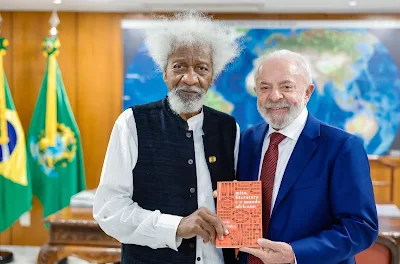 Wole Soyinka meets Brazilian president, presents translated copy of his book