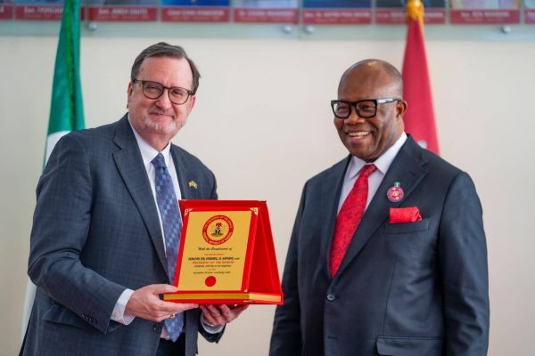 Akpabio Receives US Ambassador, Seeks More Collaboration Between US, Nigeria