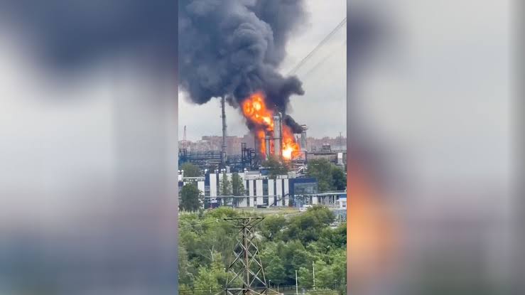 Moscow refinery ablaze as Ukraine launches biggest attack on Russian capital in years