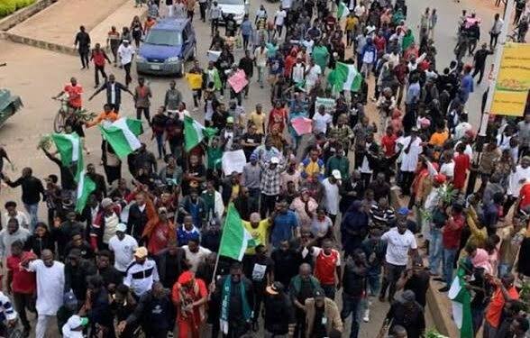 Protesters block major Abuja road over kidnapping, killings