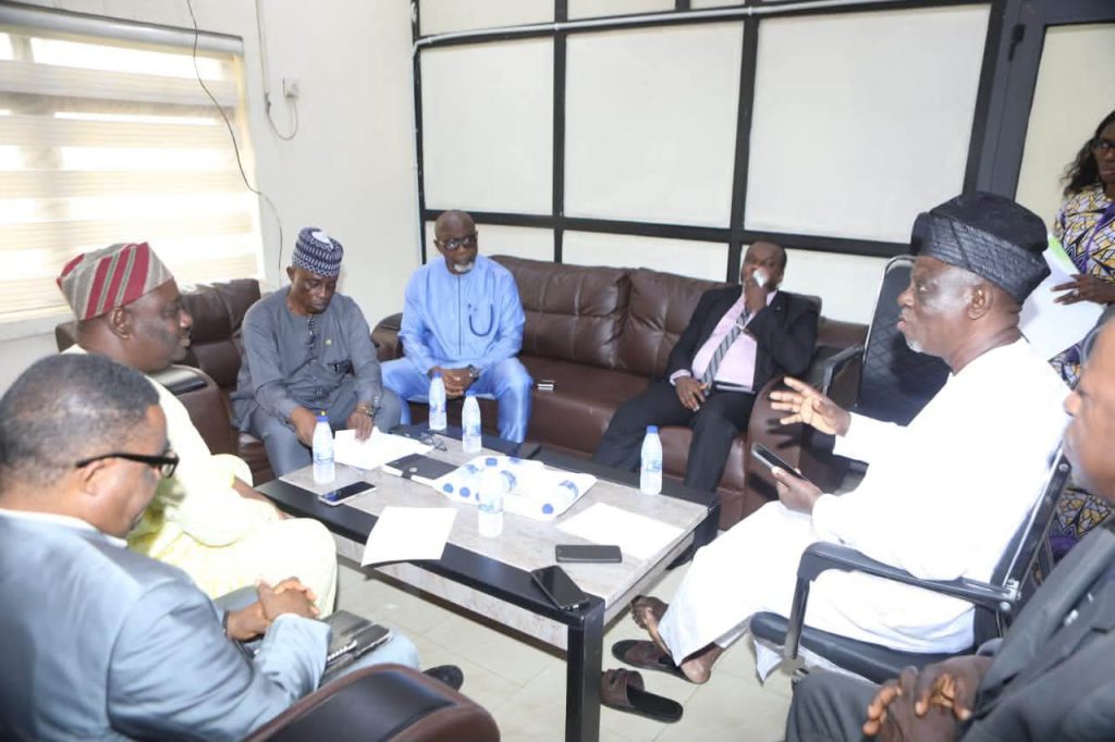 FG Deepens Digital Education Drive, Signs Landmark Agreement To Expand AI Training For Unity College Teachers