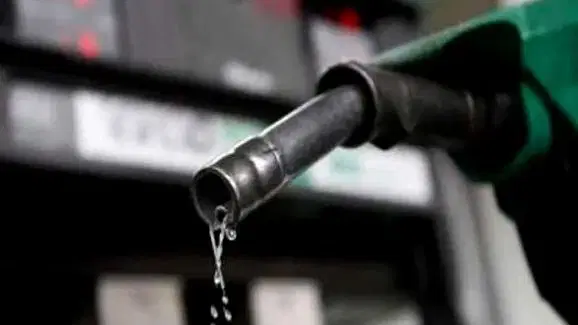 Dangote Refinery reduces fuel price as crude oil price falls